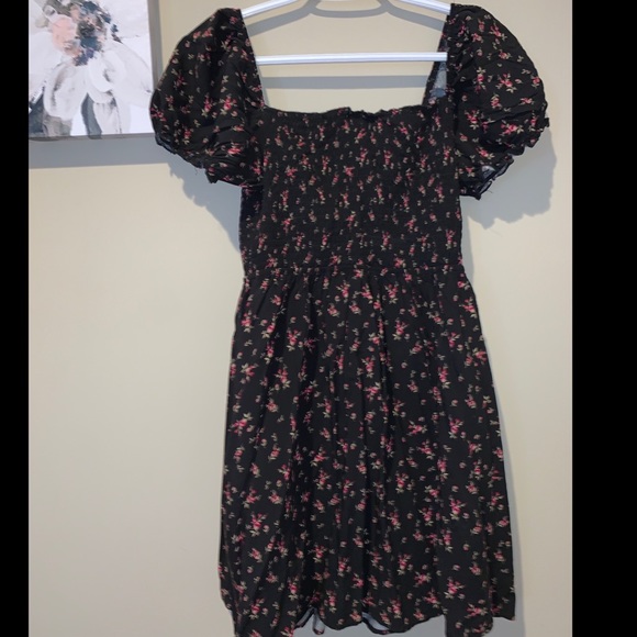 Garage Dress - Picture 2 of 4